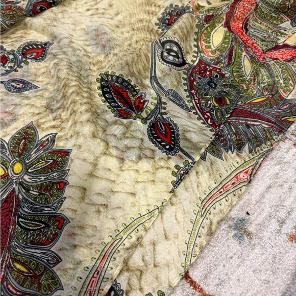 Chic Paisley Print Scarf in Cream and Multicolor - Picture 9 of 9
